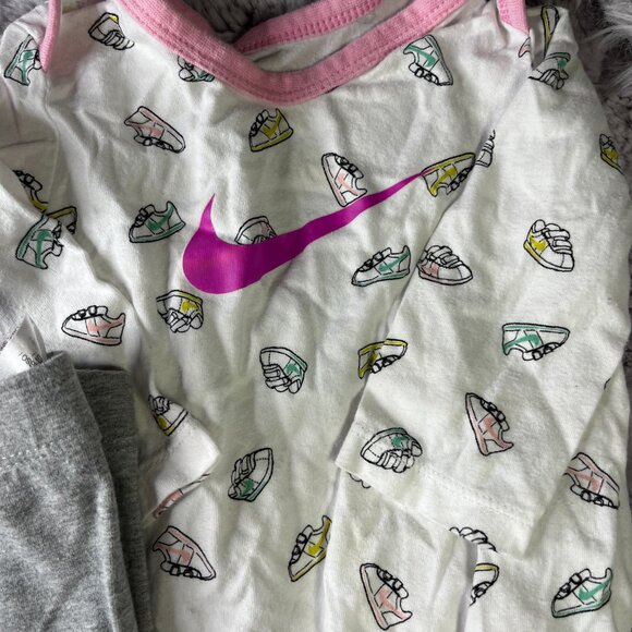 Nike Baby Girl 3 piece set size 6 months - Picture 5 of 6